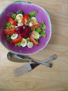 healthy eating habits include delicious salads